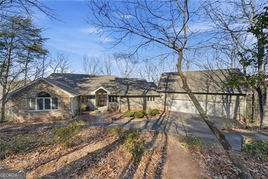 Enjoy refined mountain living with expansive, uninterrupted - photo 2