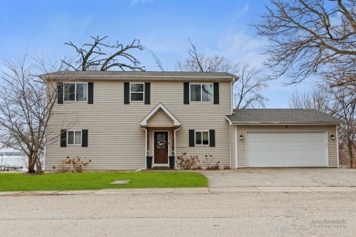 Lake Home For Sale in Fox Lake, Illinois