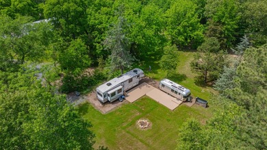 Exceptional Northeast Texas ranch featuring rolling elevation - photo 8
