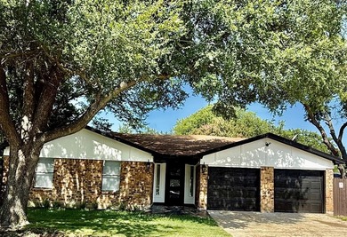 Mountain Creek Lake Home For Sale in Grand Prairie Texas