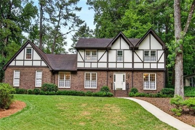 Incredible opportunity in sought-after Hampton Hall, ideally - photo 1