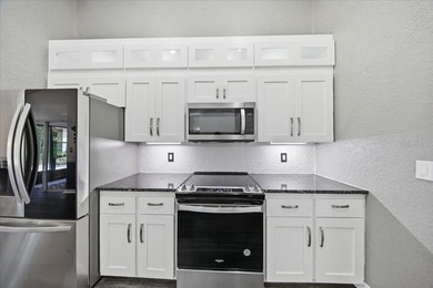Welcome home to this beautifully updated 3-bedroom, 2-bath home - photo 11