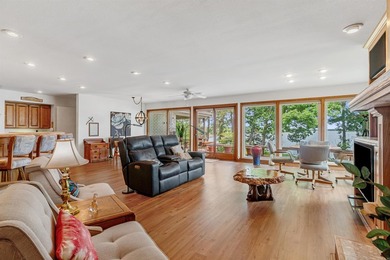 Lakefront Home on Greers Ferry Lake !! Beautiful view of the - photo 13