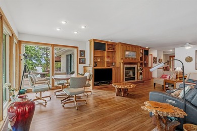 Lakefront Home on Greers Ferry Lake !! Beautiful view of the - photo 14