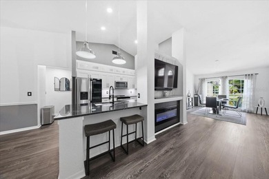 Welcome home to this beautifully updated 3-bedroom, 2-bath home - photo 15