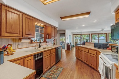 Lakefront Home on Greers Ferry Lake !! Beautiful view of the - photo 19