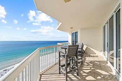 Welcome to coastal luxury at its finest. This stunning - photo 2