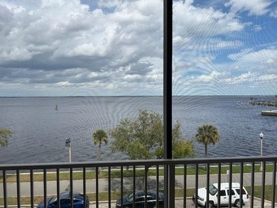 Welcome to the rare opportunity to live in the beautiful Gateway - photo 3