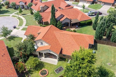 This beautiful 3 bedroom 2 bath garden home located in the - photo 4