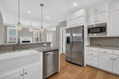 This beautiful 3 bedroom 2 bath garden home located in the - photo 10