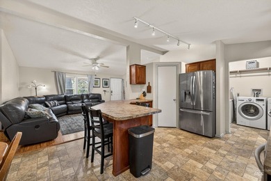 Charming and affordable single-level home in the heart of - photo 5