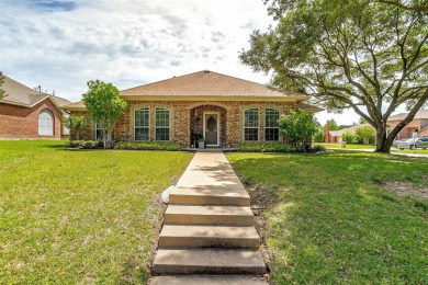 Lake Home Sale Pending in Mansfield, Texas