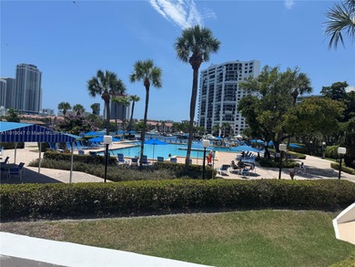 Investors oportunity, Beautiful  1-bedroom 1.5 bathrooms unit