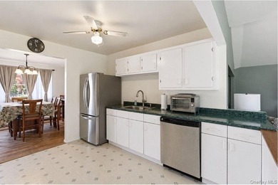 Welcome to this beautiful Colonial located at 1433 Manatuck Blvd - photo 7