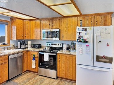 Oceanfront Oasis Home with Stunning Panoramic Views from inside - photo 8