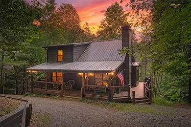 A peaceful lakeside escape awaits in this charming mountain - photo 1