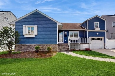 (private lake, pond, coastal) Home Sale Pending in Freeport New York