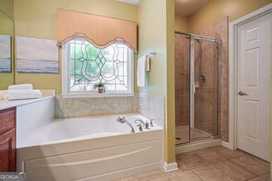 Welcome to this beautifully maintained 4-bedroom, 2.5-bath home - photo 31