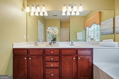 Welcome to this beautifully maintained 4-bedroom, 2.5-bath home - photo 33