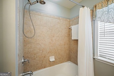 Welcome to this beautifully maintained 4-bedroom, 2.5-bath home - photo 42