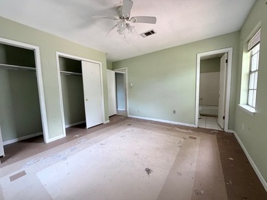 Great Location! BRAND NEW ROOF! Close to schools, shopping, and - photo 14