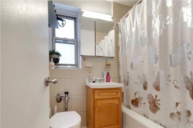 Please schedule appointment in advance. Showings werkdays and