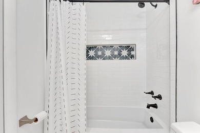 Welcome to this lovely home, 2BR/2BA + converted 3BR/3BA in - photo 23