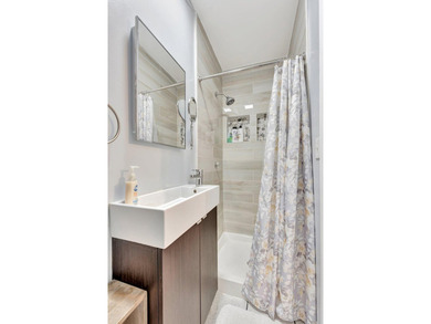Welcome to this lovely home, 2BR/2BA + converted 3BR/3BA in - photo 34