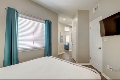 Fully furnished and turnkey 1-bedroom, 1-bath condo on desirable - photo 11