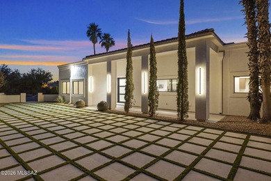 Majestic Oro Valley Country Club Home Perched high on a premium - photo 1