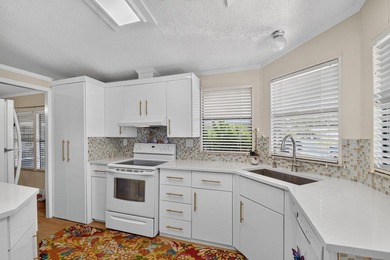 Welcome to this beautifully maintained and move-in ready - photo 18