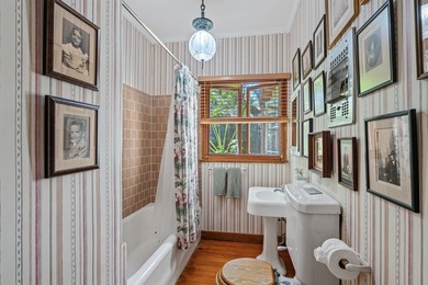 Discover your very own enchanted residence and guest cottage - photo 23