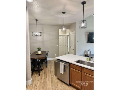 This fully refreshed, fully furnished end-unit townhouse blends - photo 5