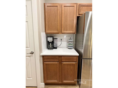 This fully refreshed, fully furnished end-unit townhouse blends - photo 7