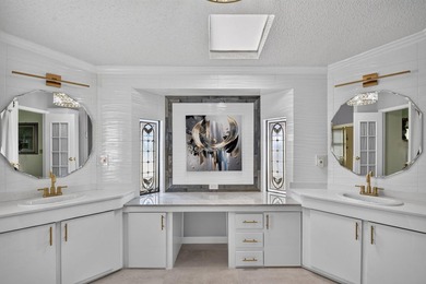 Welcome to this beautifully maintained and move-in ready - photo 32