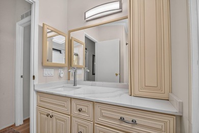 Welcome to this beautifully maintained and move-in ready - photo 38