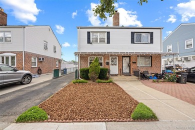 Welcome to this nice semi-attached single-family townhouse - photo 1