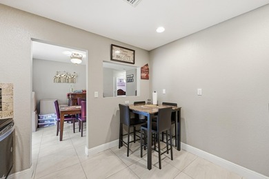 Looking for a stunning, maintained residence located in Sunrise? - photo 11