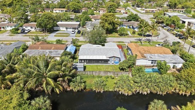 Looking for a stunning, maintained residence located in Sunrise? - photo 26