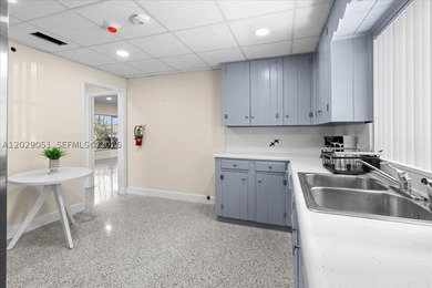 Prime corner property with direct exposure & on highly traveled - photo 37