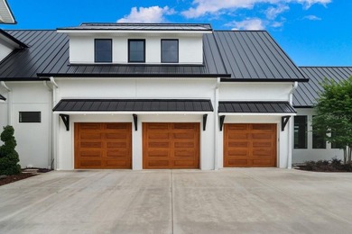 One or more photo(s) has been virtually staged. Custom-built - photo 15