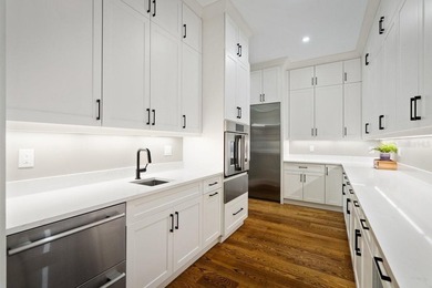 One or more photo(s) has been virtually staged. Custom-built - photo 25