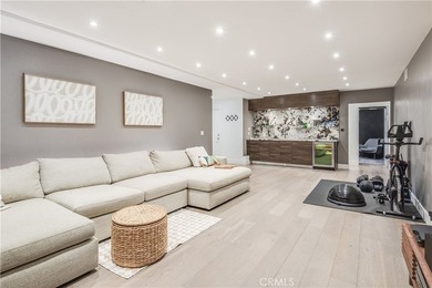 Contemporary elegance meets exceptional craftsmanship in this - photo 25
