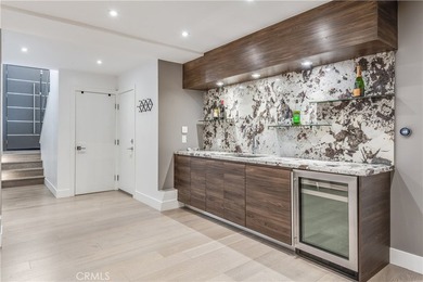 Contemporary elegance meets exceptional craftsmanship in this - photo 26