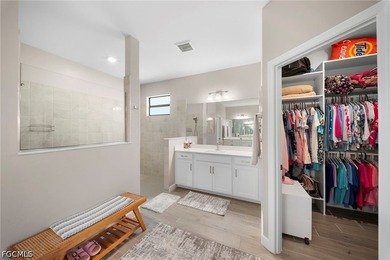 Rarely does a property of this caliber, featuring a premium - photo 29