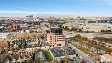 Incredible opportunity to own a piece of historic Detroit! This - photo 4