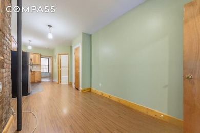 Welcome to 433 DeKalb Avenue, a boutique four-story, eight-unit - photo 5