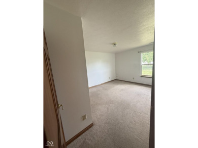 WHISPERING PONDS - This open concept 1,126 square foot duplex