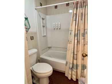 Beautiful top-floor, corner 2 bedroom, 2 full bathroom fully - photo 13