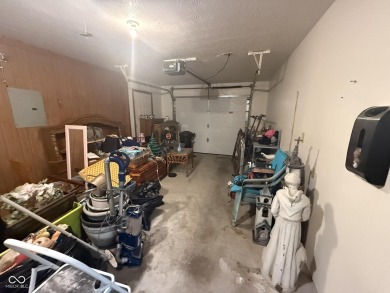 WHISPERING PONDS - This open concept 1,126 square foot duplex